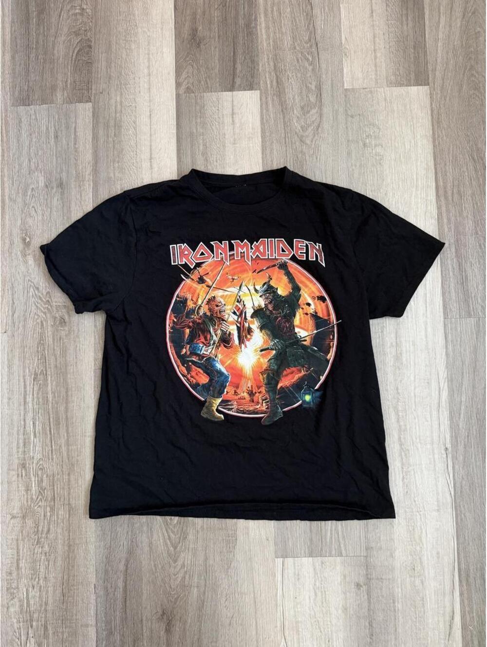 Iron Maiden Legacy of the Beast World Tour 2022 black t-shirt sz L